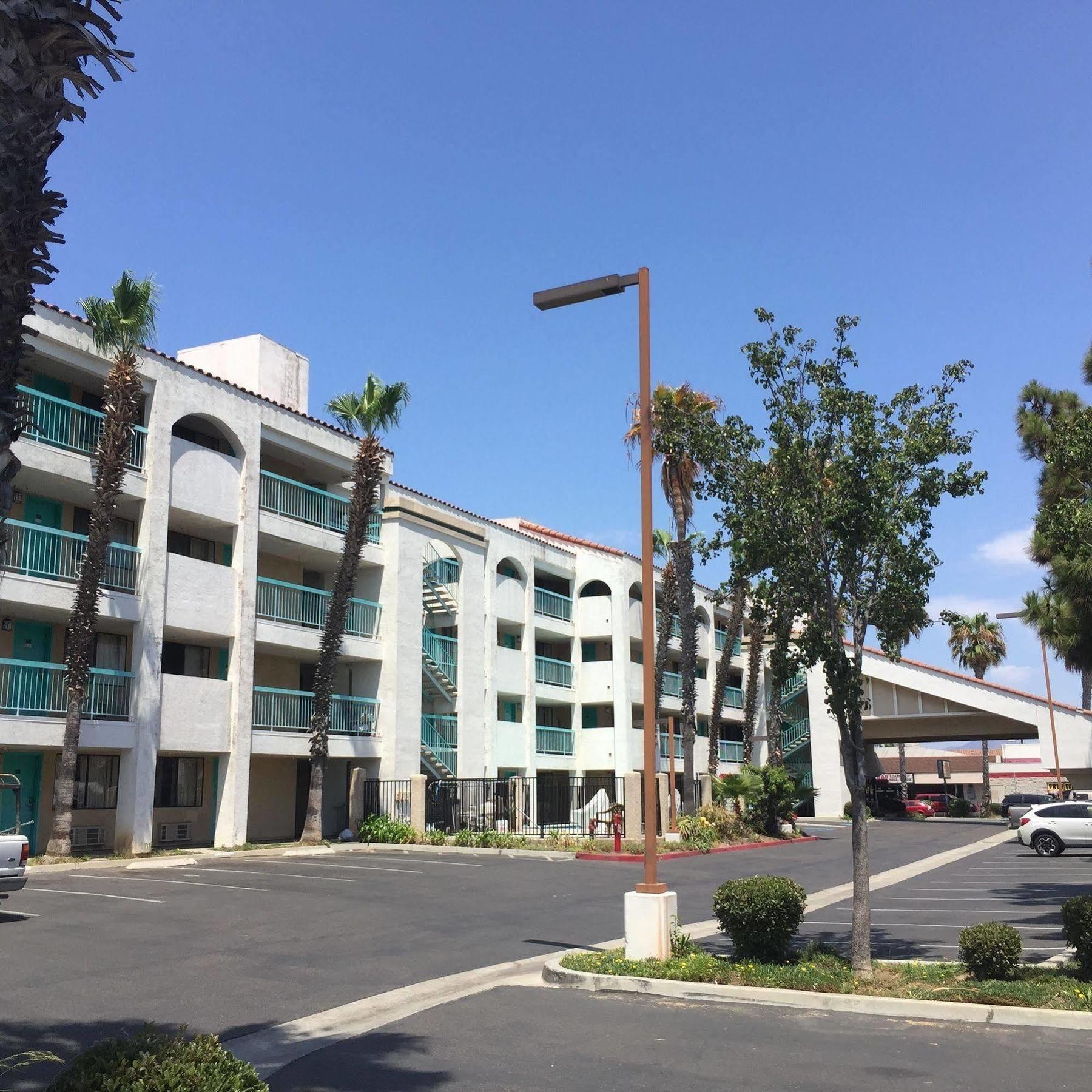 Days Inn By Wyndham Chula Vista-San Diego Zewnętrze zdjęcie